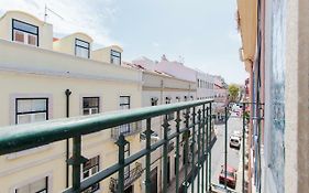 Typical Light Filled Graça Apartment, By TimeCooler